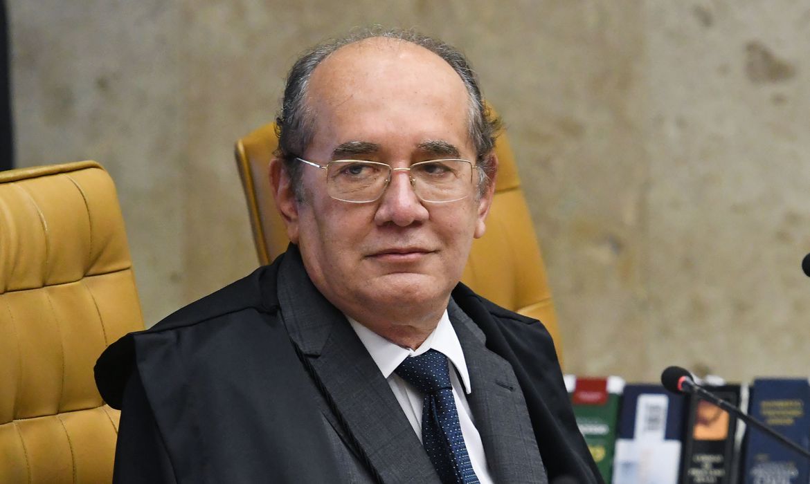 Gilmar Mendes suspende ações trabalhistas sobre correção e ameaça parar Justiça do Trabalho